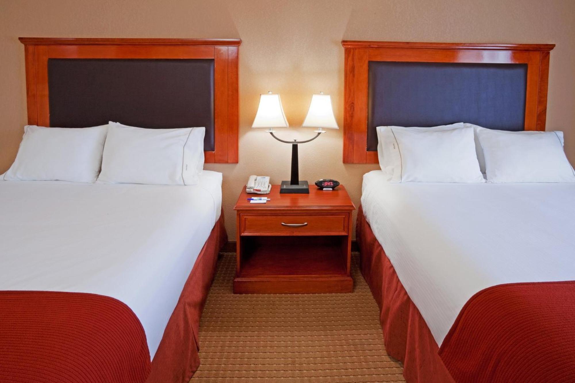Holiday Inn Express & Suites Albany Airport Area - Latham By Ihg Eksteriør billede