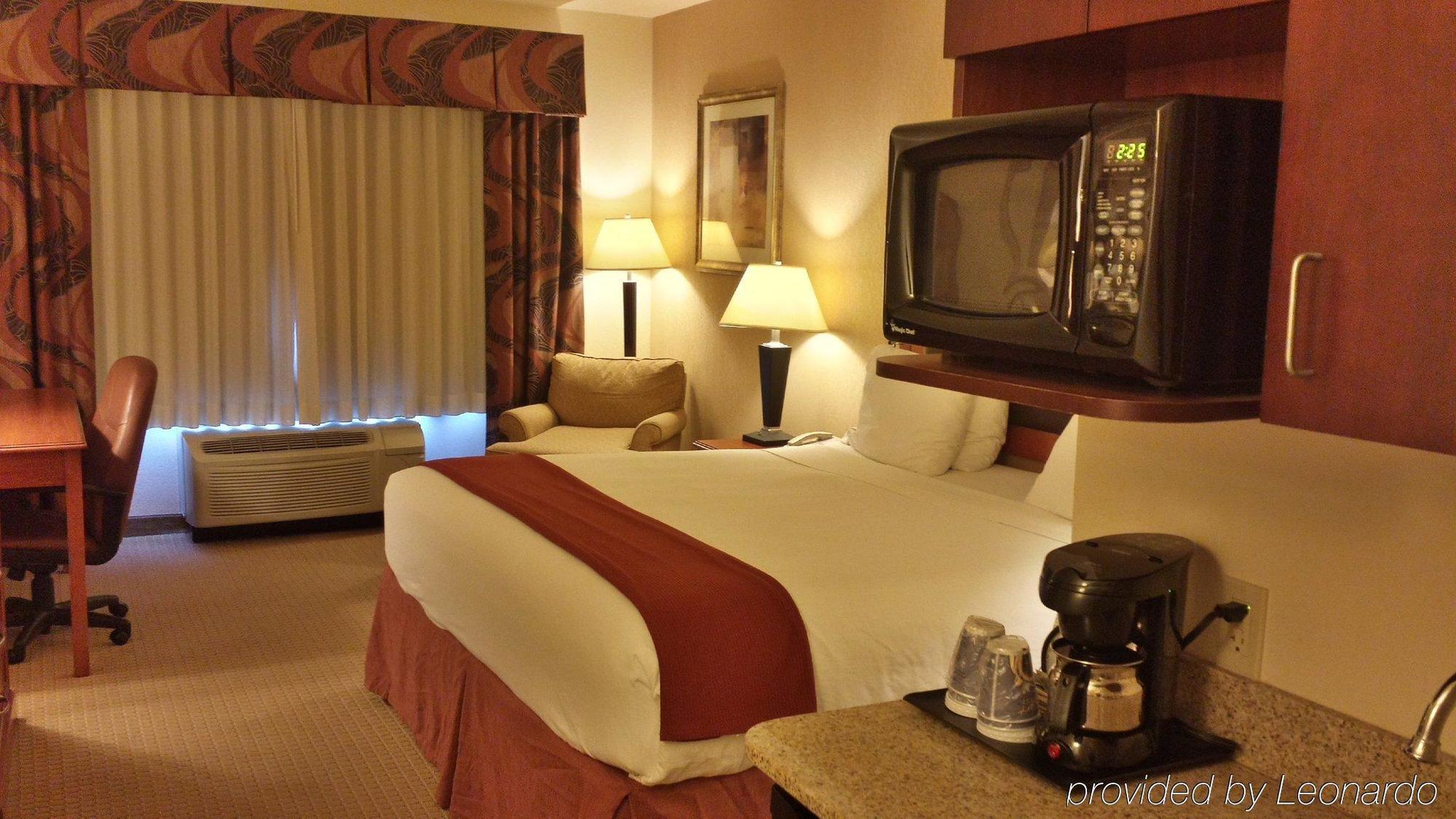 Holiday Inn Express & Suites Albany Airport Area - Latham By Ihg Eksteriør billede