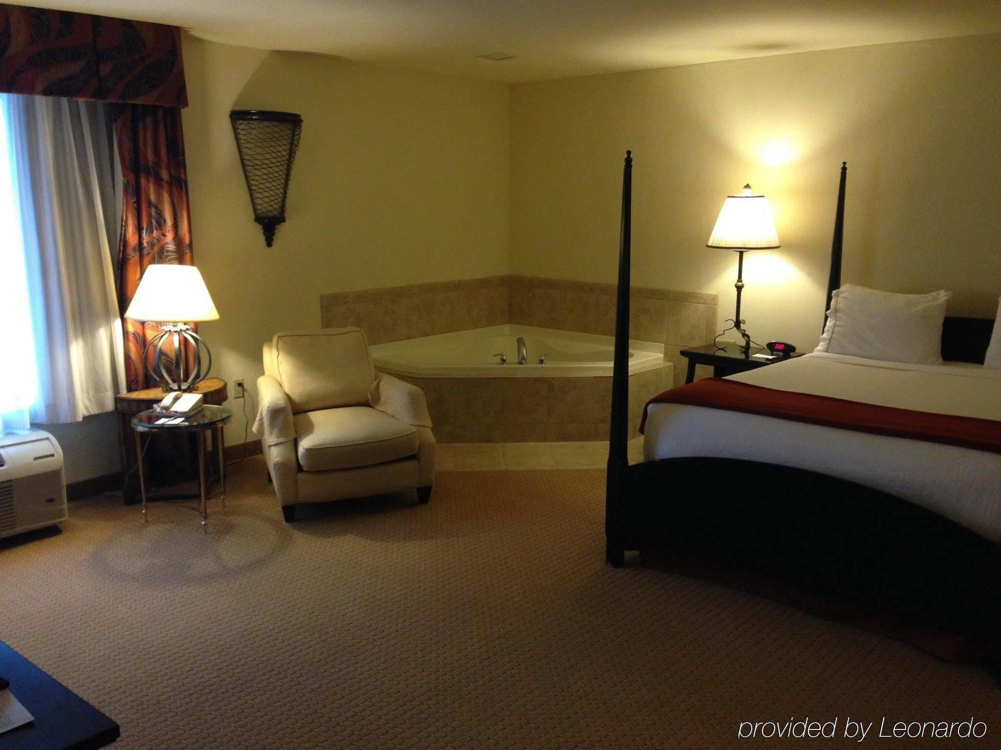 Holiday Inn Express & Suites Albany Airport Area - Latham By Ihg Eksteriør billede